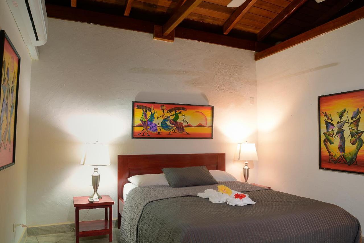 Parrot Cove Lodge Χόπκινς Εξωτερικό φωτογραφία